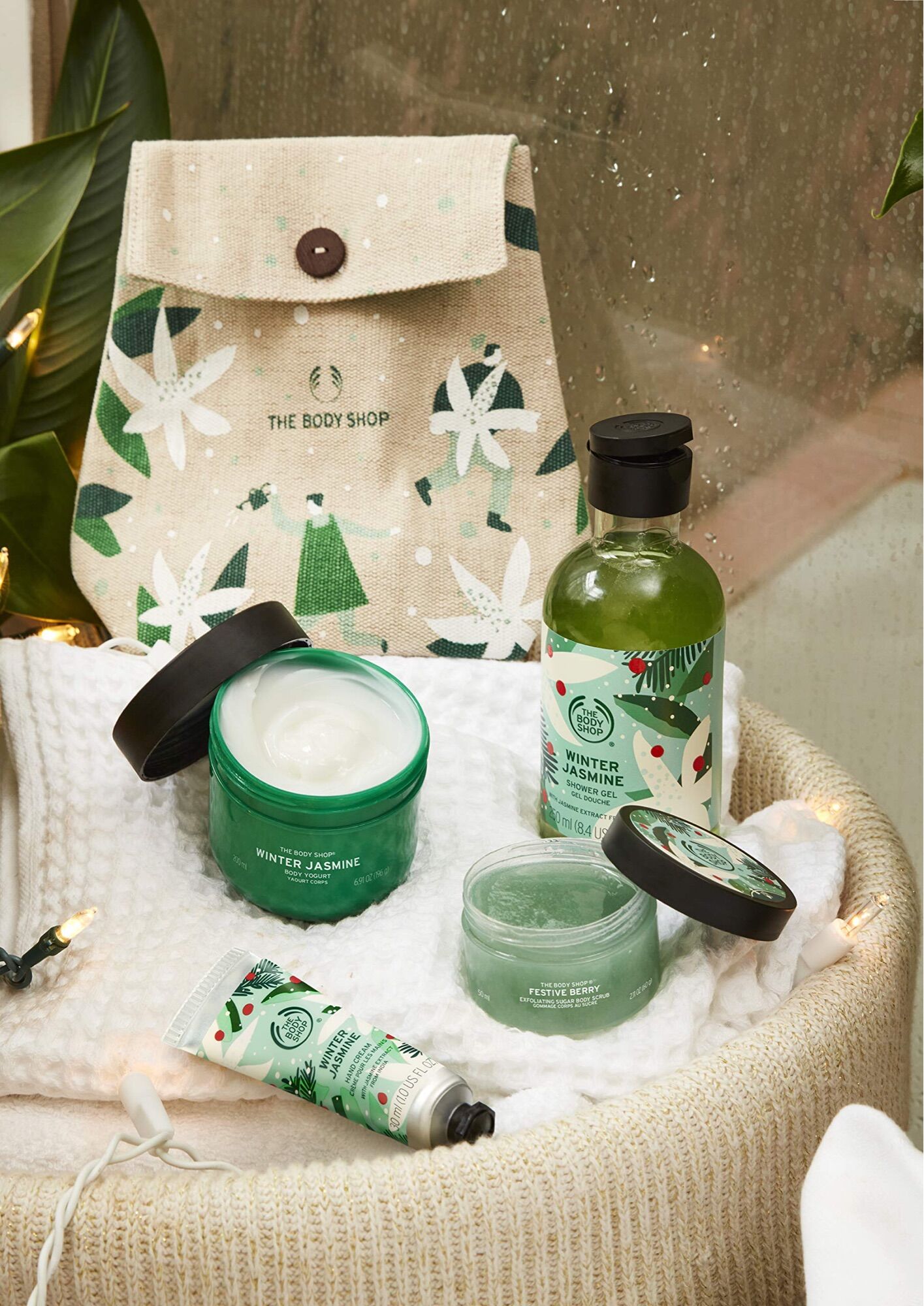 Bộ quà Winter Jasmine Little Gift Box The Body Shop tách set