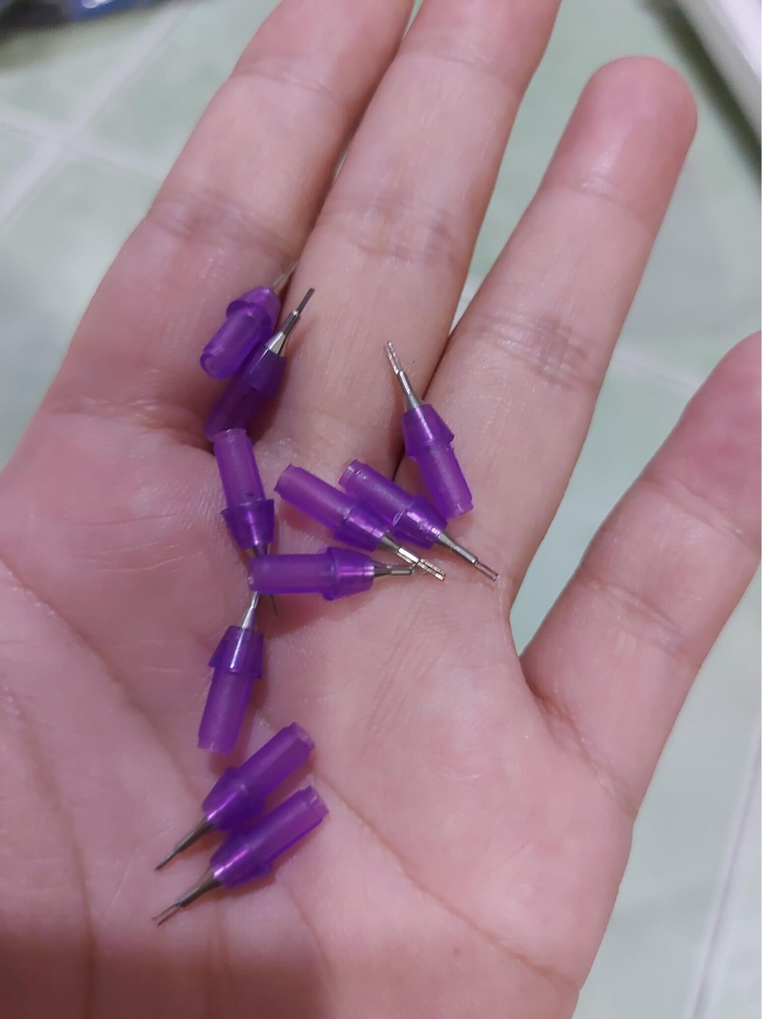 Dụng cụ làm thiệp giấy xoắn( máy xoắn pin, máy điện kèm pin)