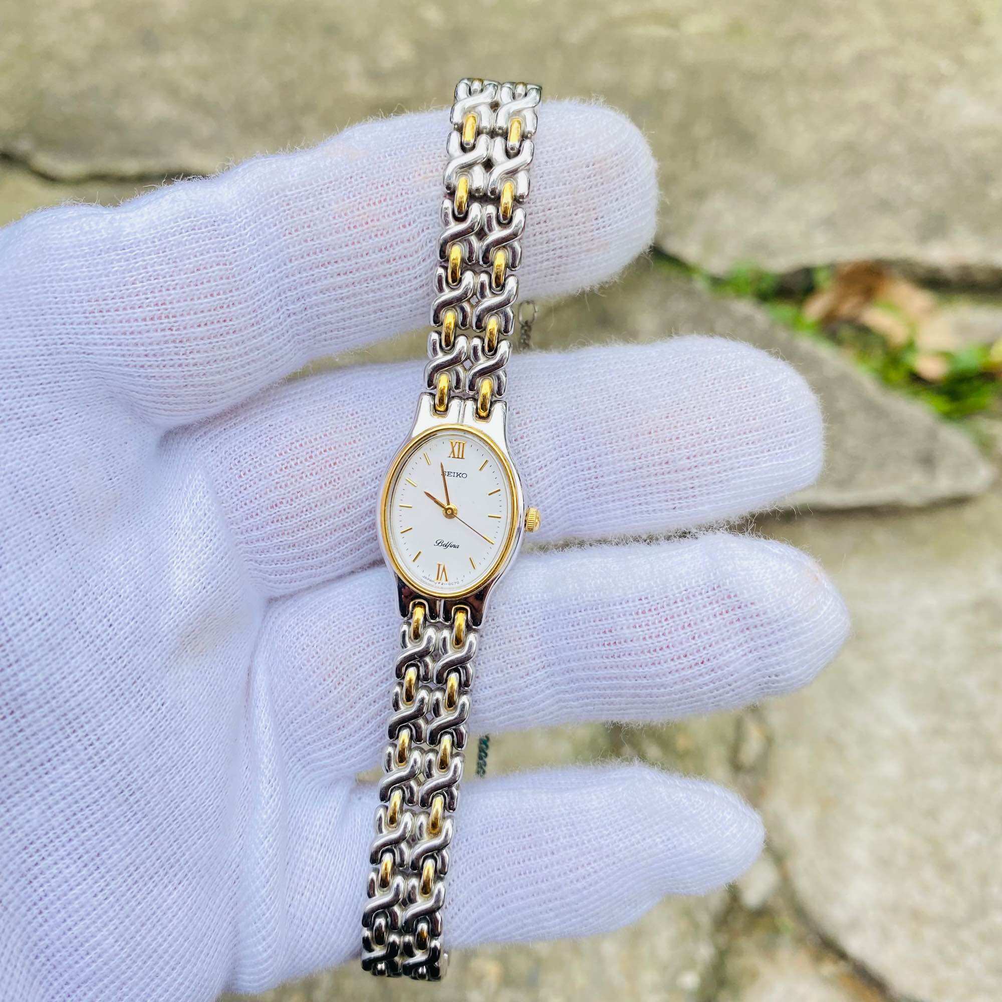 Đồng hồ nữ Seiko Nhật Bản, size 18mm, dây khoá thép không rỉ, độ mới 95%, cam kết hành chính hãng seiko Nhật Bản