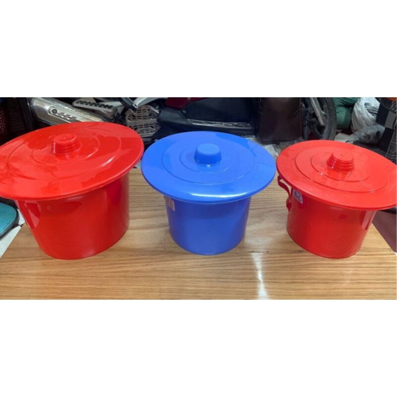 Bô Nhựa Tròn Có Nắp (3 Size)