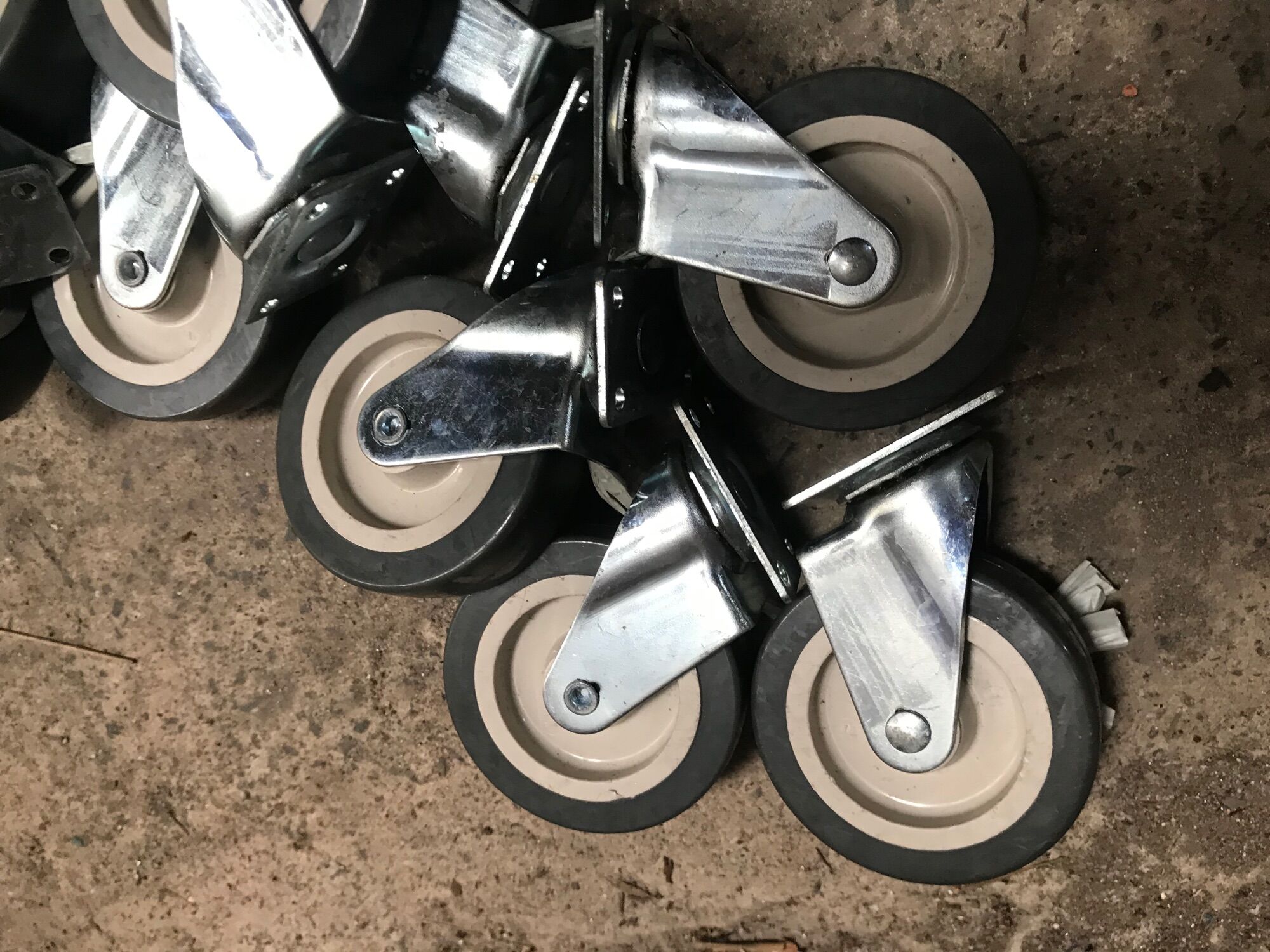 Bộ 4 bánh xe đẩy 80x25 (đế nhỏ 50x30)