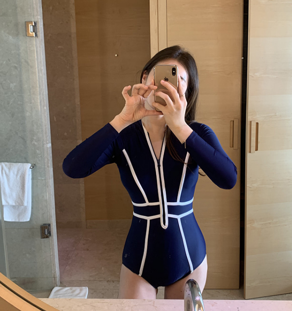 Đồ bơi mẫu mới 2023 hàn quốc đồ bơi chuyên nghiệp thể thao học sinh liền thân tôn dáng gầy che bụng kín đáo cho nữ dài tay suối nước nóng