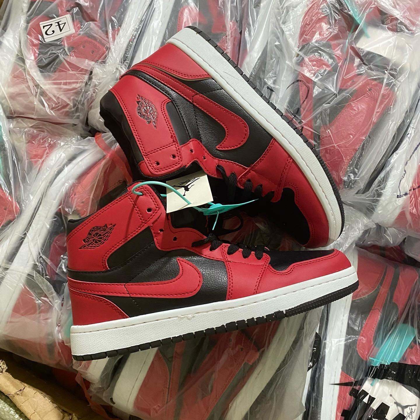 Giày Jordan 1 đen đỏ đen cao siêu rẻ fullbox