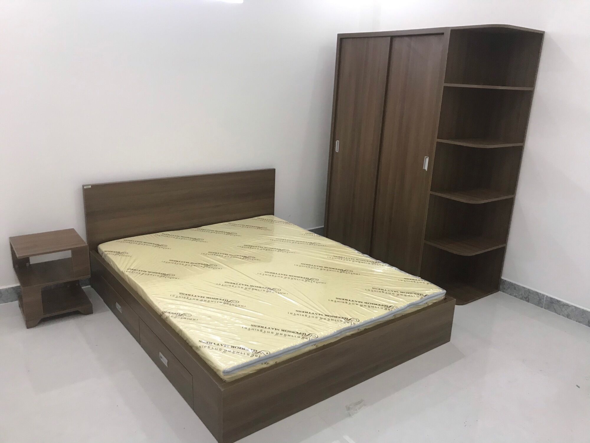 [HCM]Kệ tab đầu giường kệ để đồ đa năng kiểu dáng độc đáo