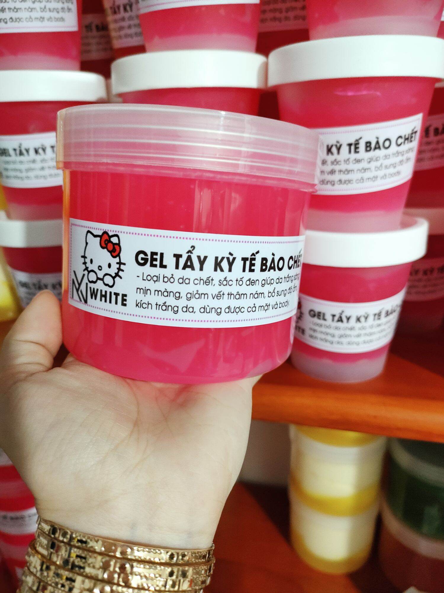 Gel Tẩy Tế Bào Chết Dâu 🍓