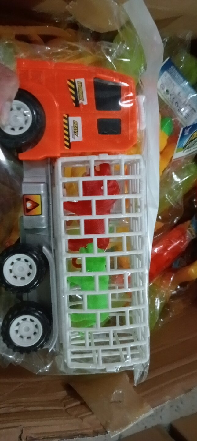 Đồ chơi xe tải chở hàng chạy trớn