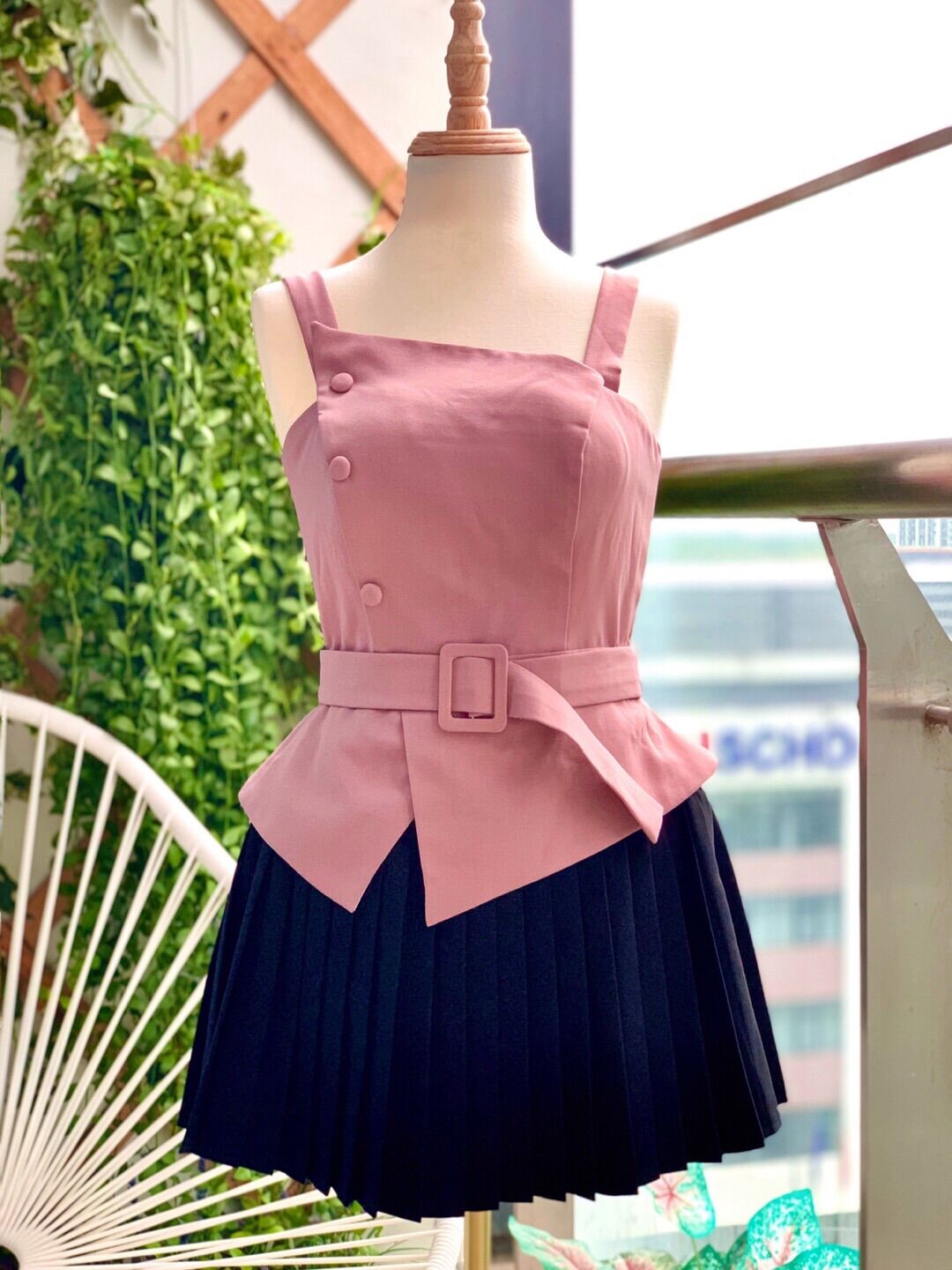 Manocanh bán thân chân gỗ siêu đẹp