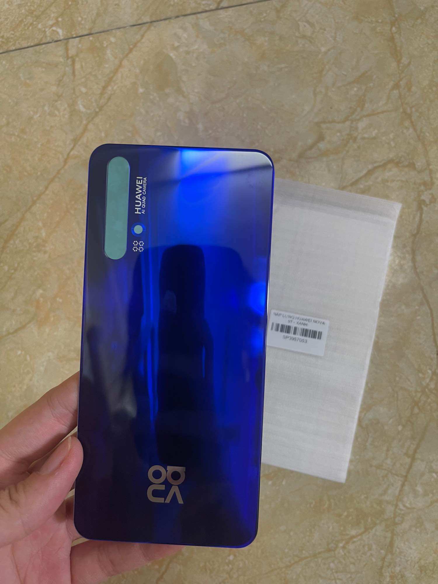 Nắp lưng Huawei Nova 5T bảo hành đổi mới