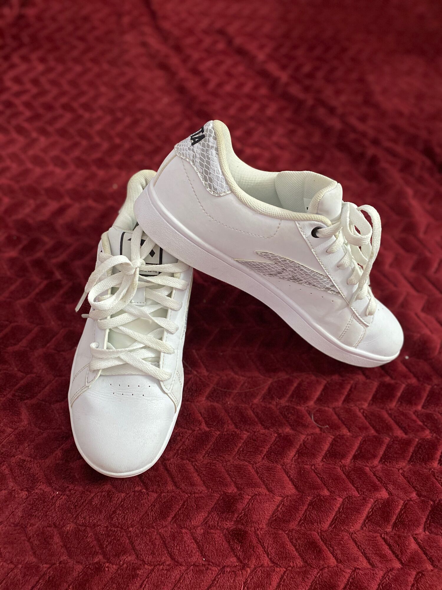 Giầy chính hãng secondhand- anta size 39 - bao check- bau real