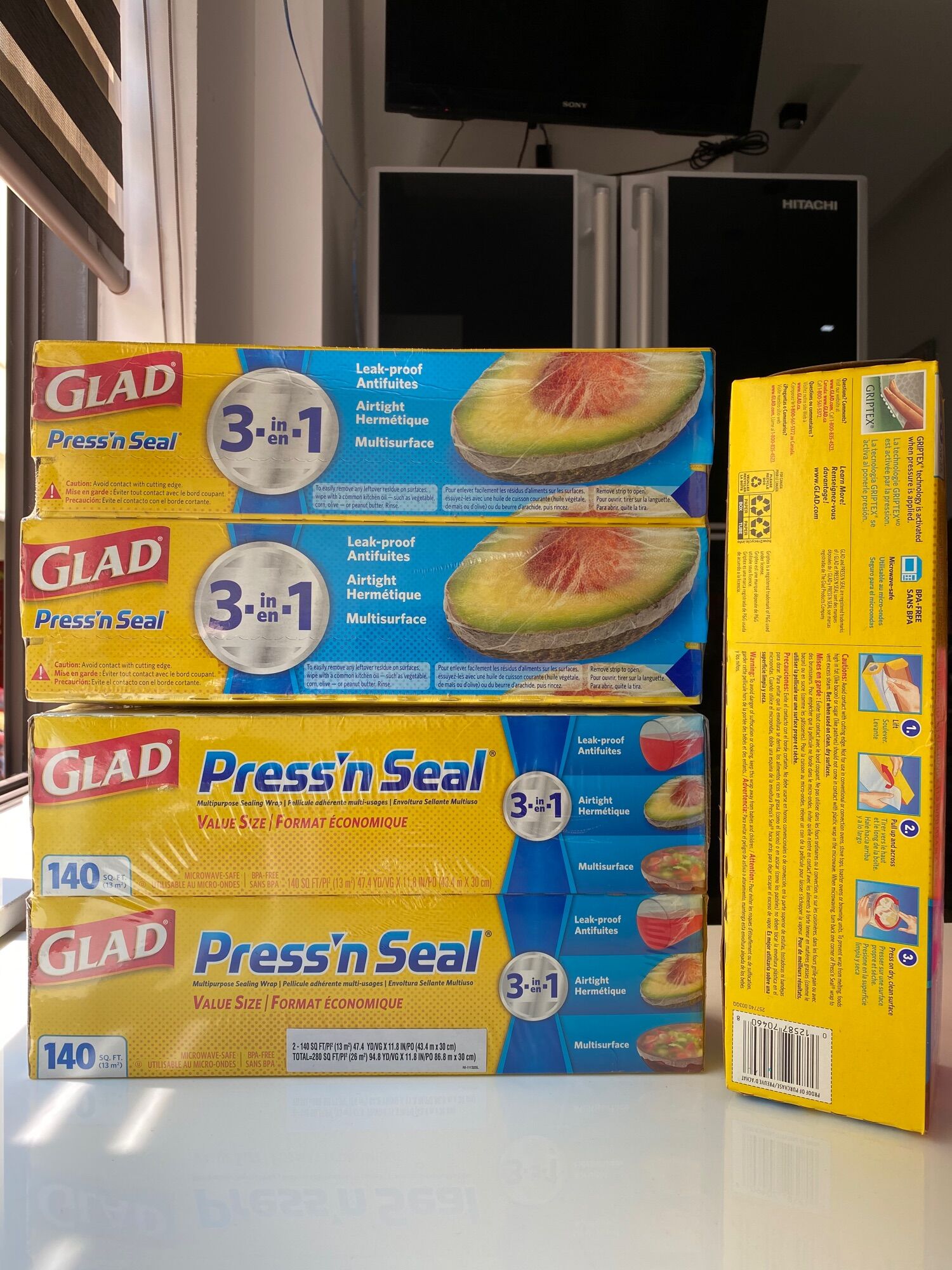 Màng bọc thực phẩm thần kỳ Glad Press and Seal