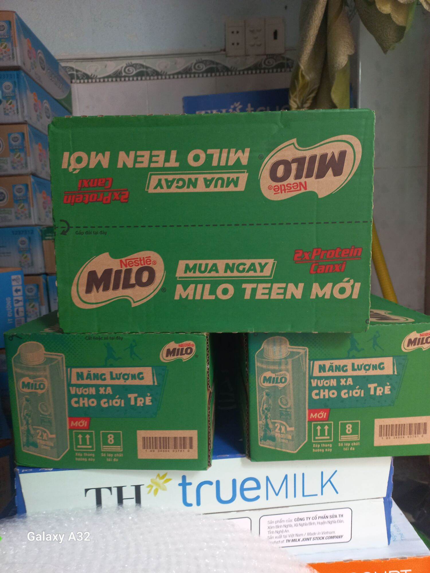 Thùng24  chai  milo  nắp vặn lúa mạch 210ml  date  t5-2025