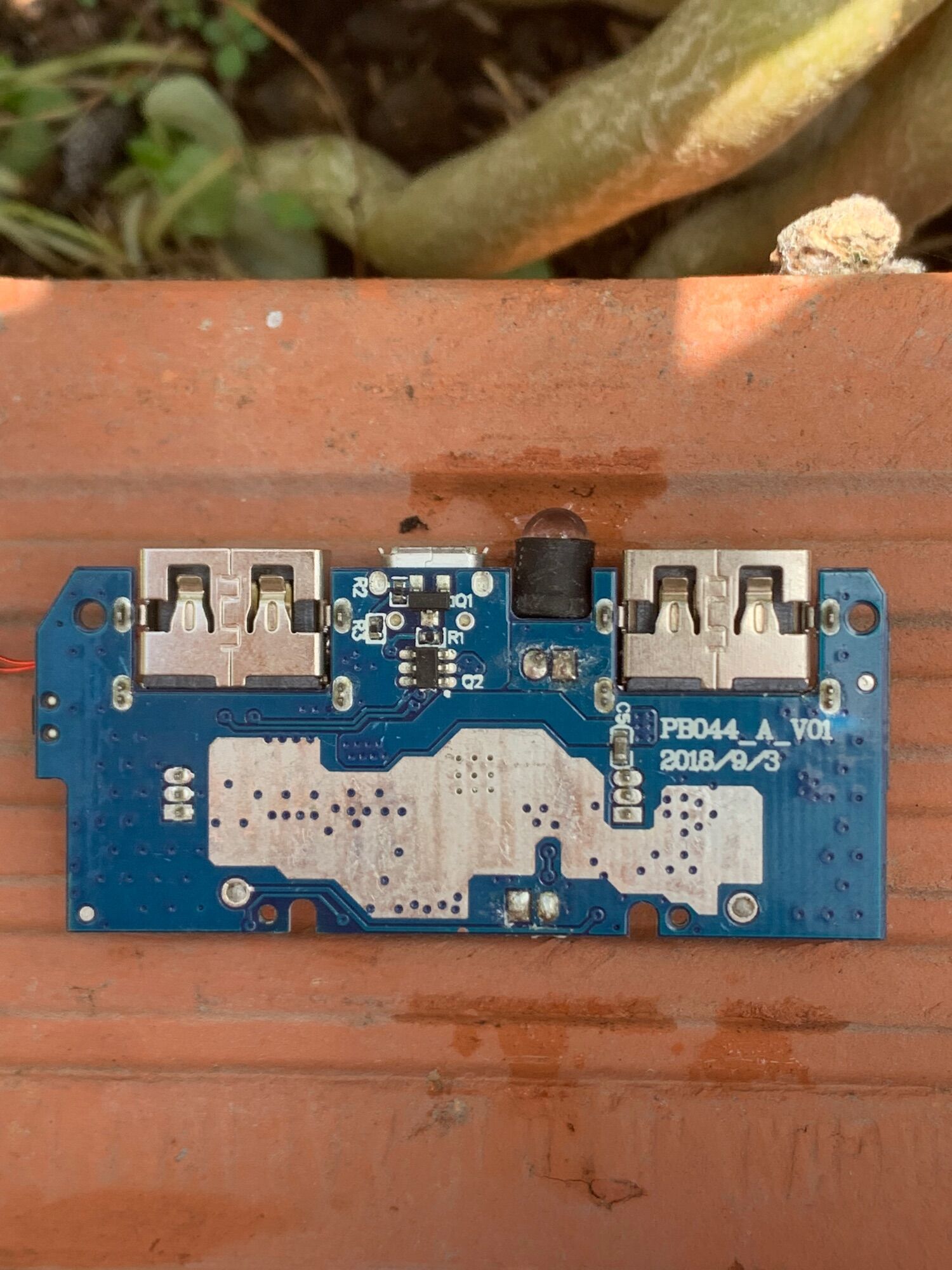 Mạch sạc dự phòng 12w loại tốt (tháo sạc dự phòng)