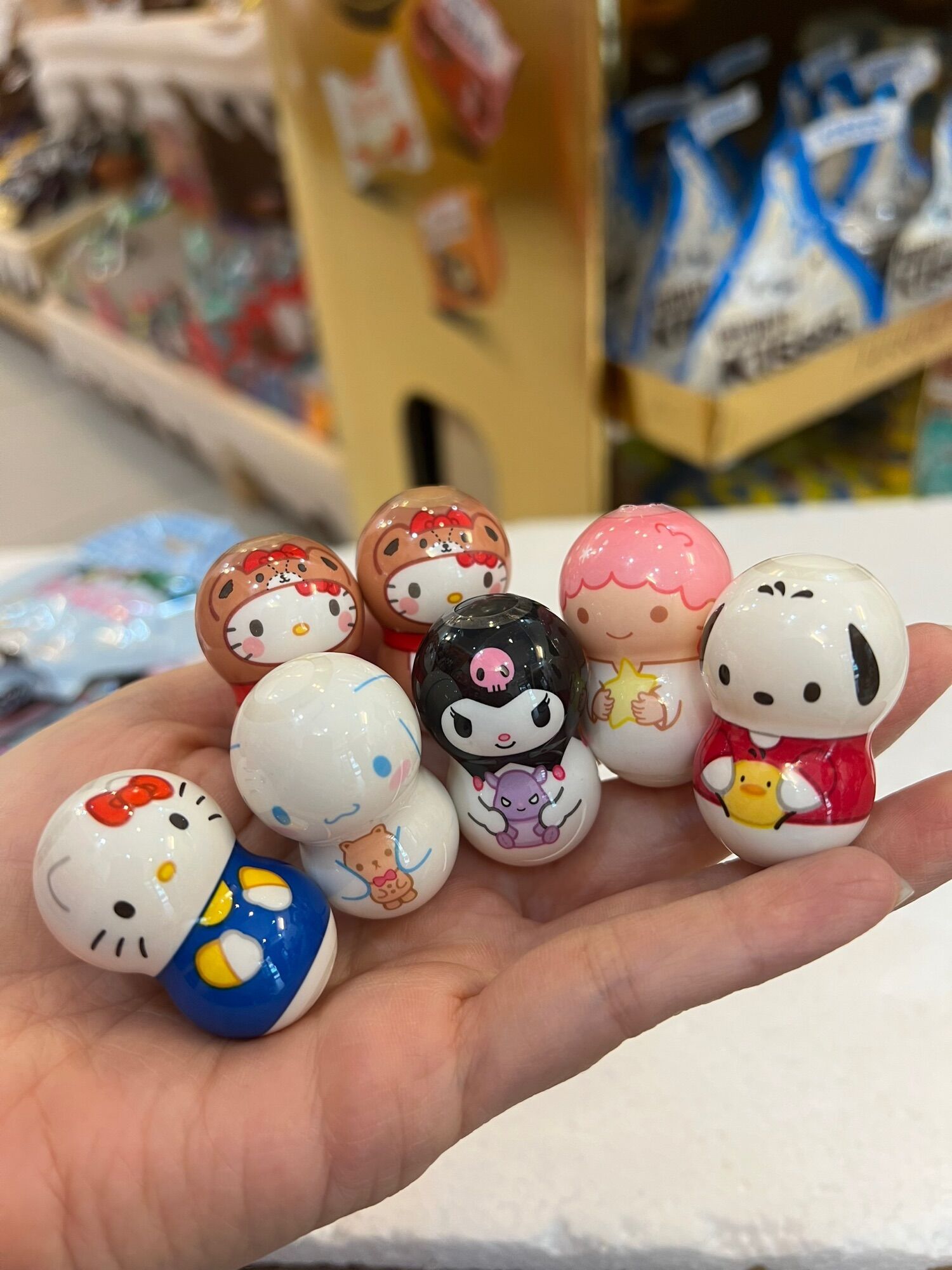 Kẹo Đồ Chơi Lật Đật Hello Kitty & Friends Flipperz