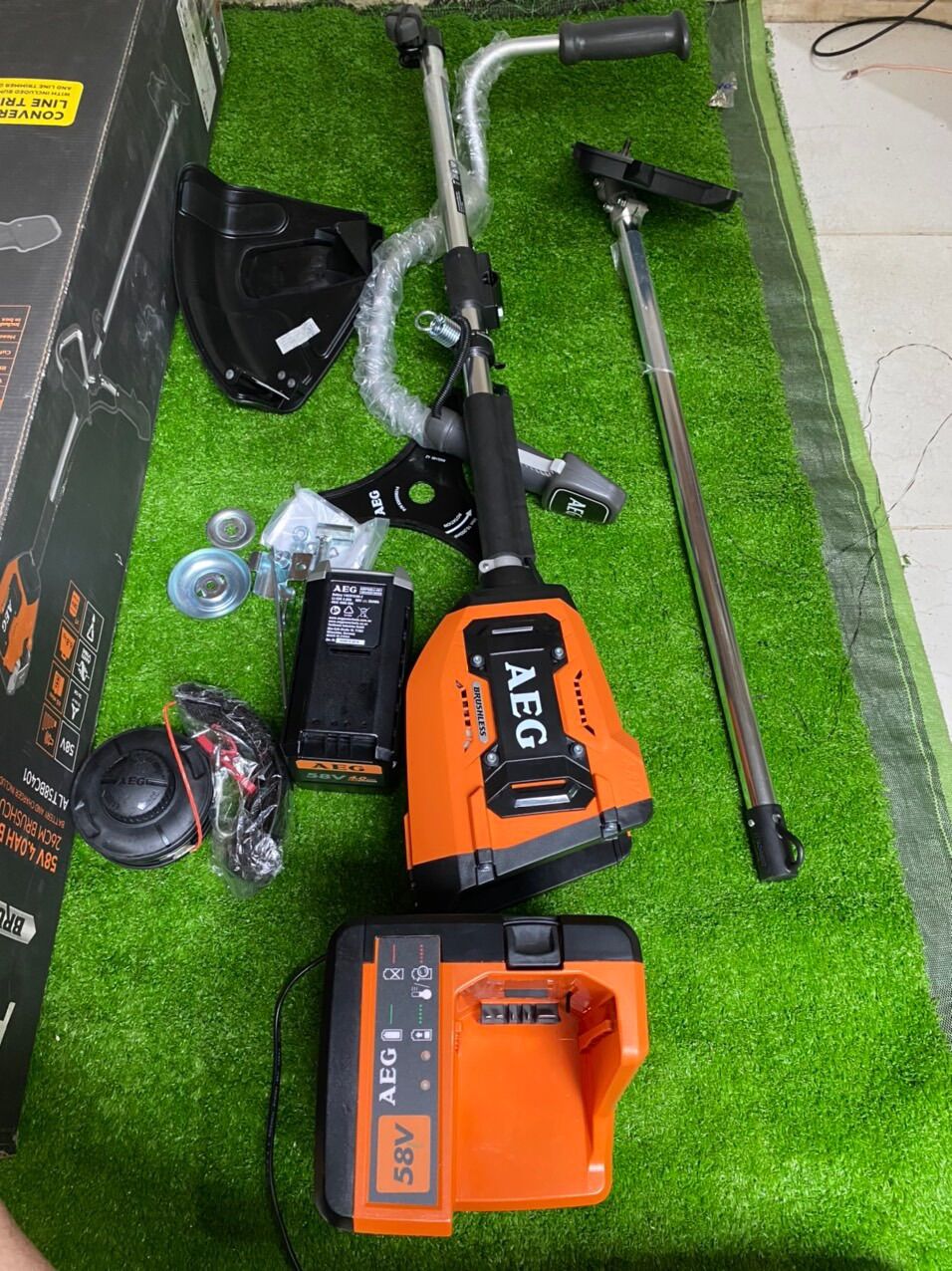Máy cắt co pin aeg 58v