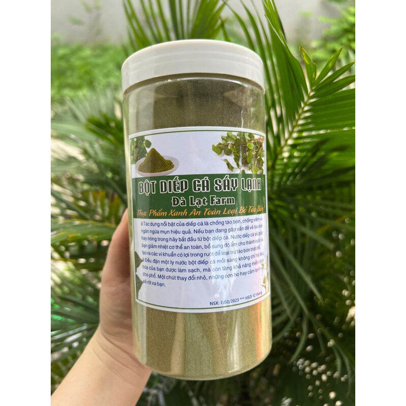 Bột diếp cá sấy lạnh nguyên chất hộp 500gram. Rau diếp cá sấy lạnh xay bột, bột rau diếp cá, bột diếp cá nguyên chất không pha. Sản phẩm giống như hình shop chụp.