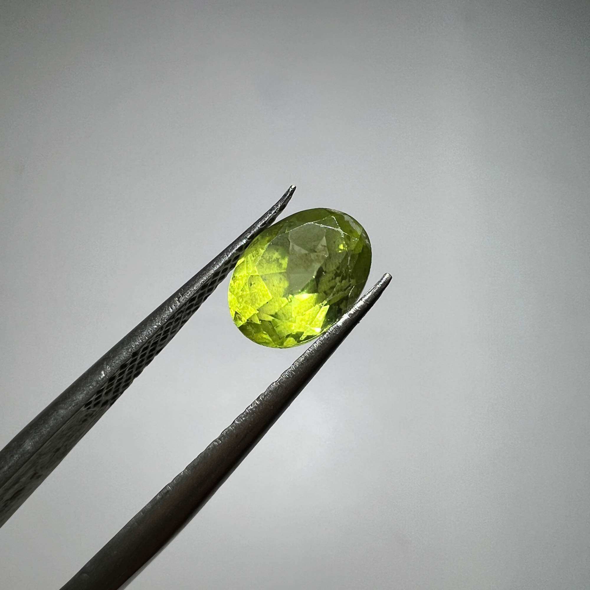 1430-ĐÁ PERIDOT XANH LÁ ( THIÊN NHIÊN ) KHÔNG XỬ LÝ