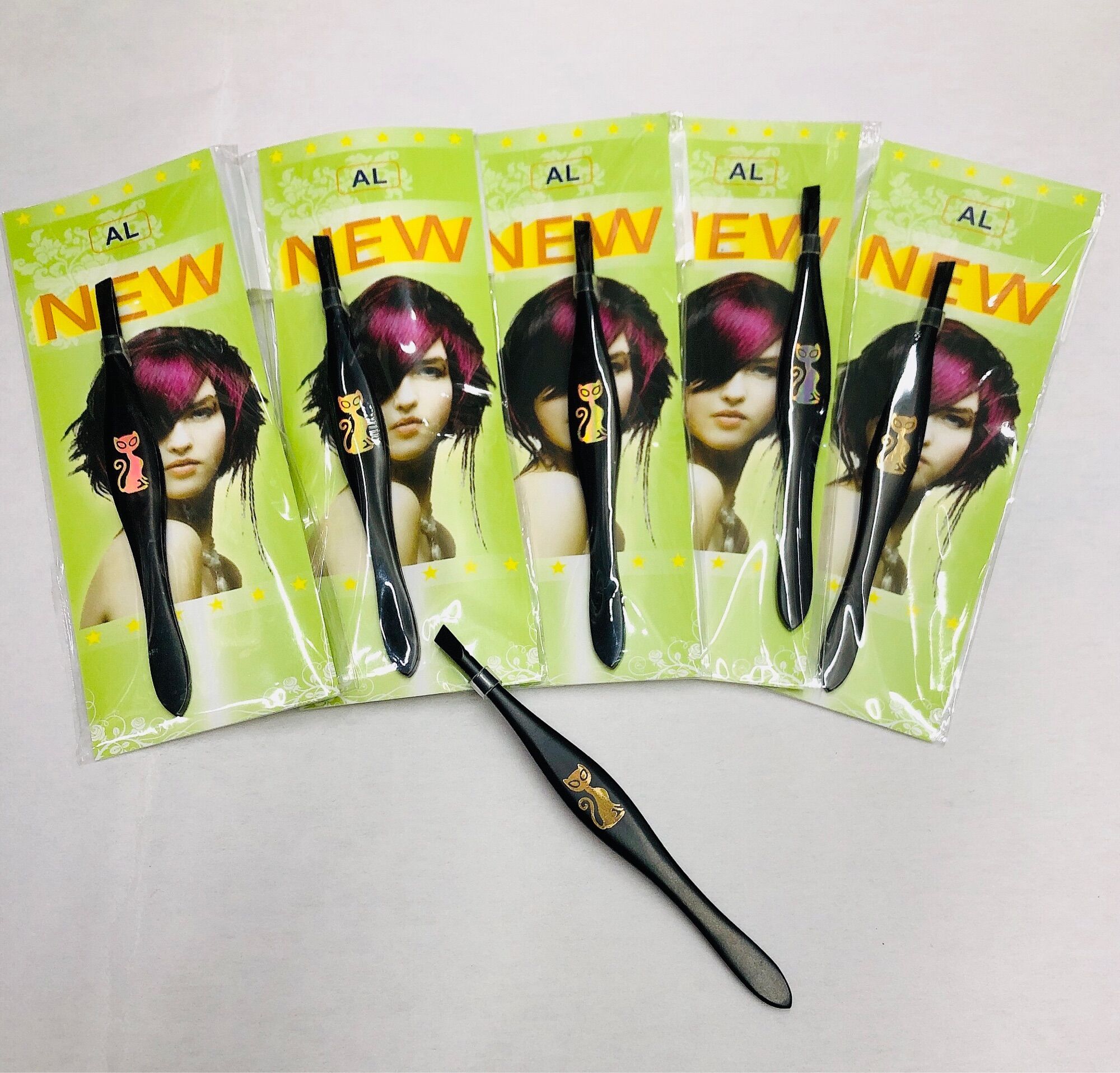 Nhíp đen hiệu con mèo xịn xò - Nhíp nhổ lông mày, lông chân