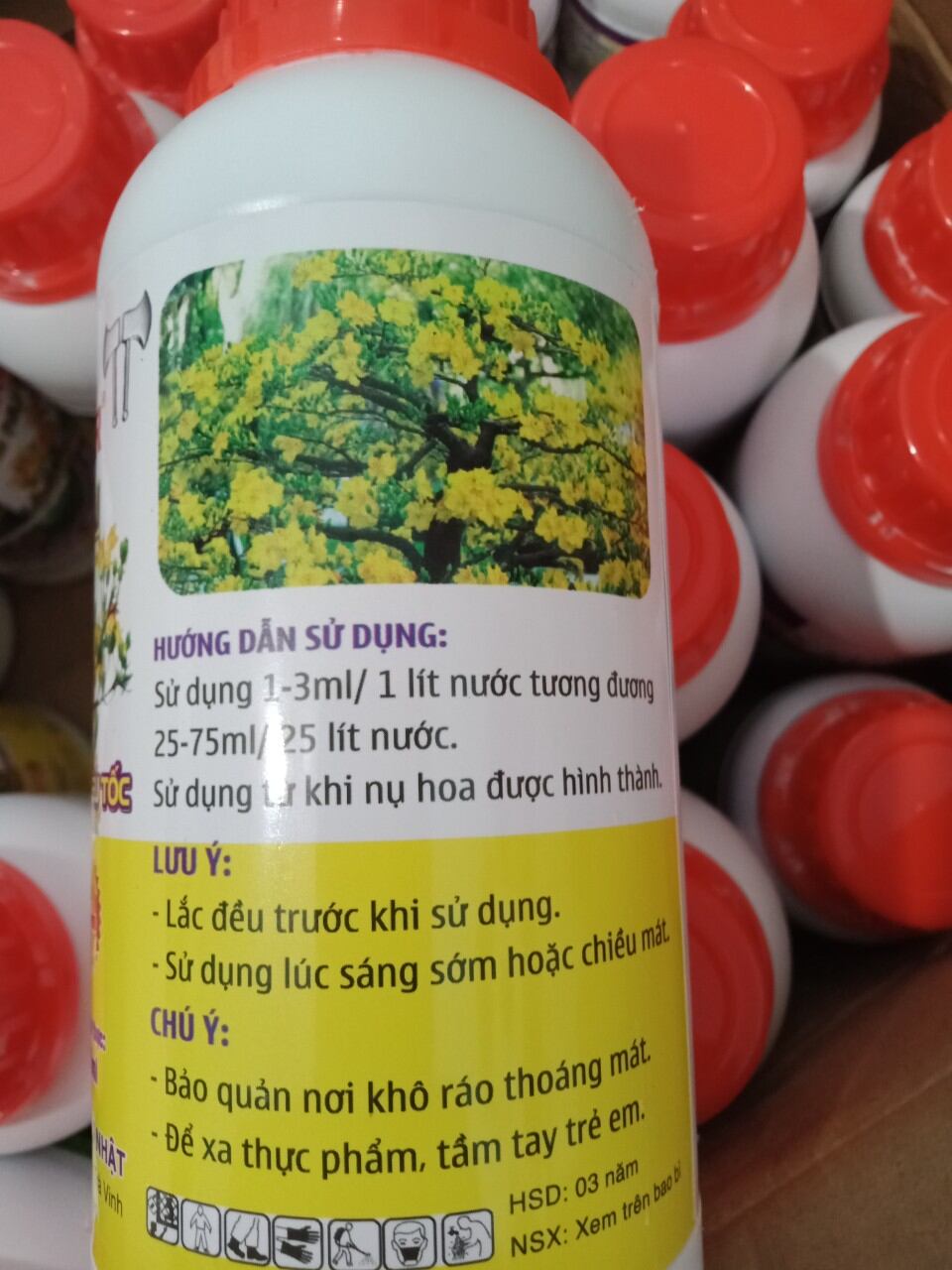 PHÂN BÓN MAX FRUIT - DƯỠNG NỤ MAI VÀNG. CHAI 500ML