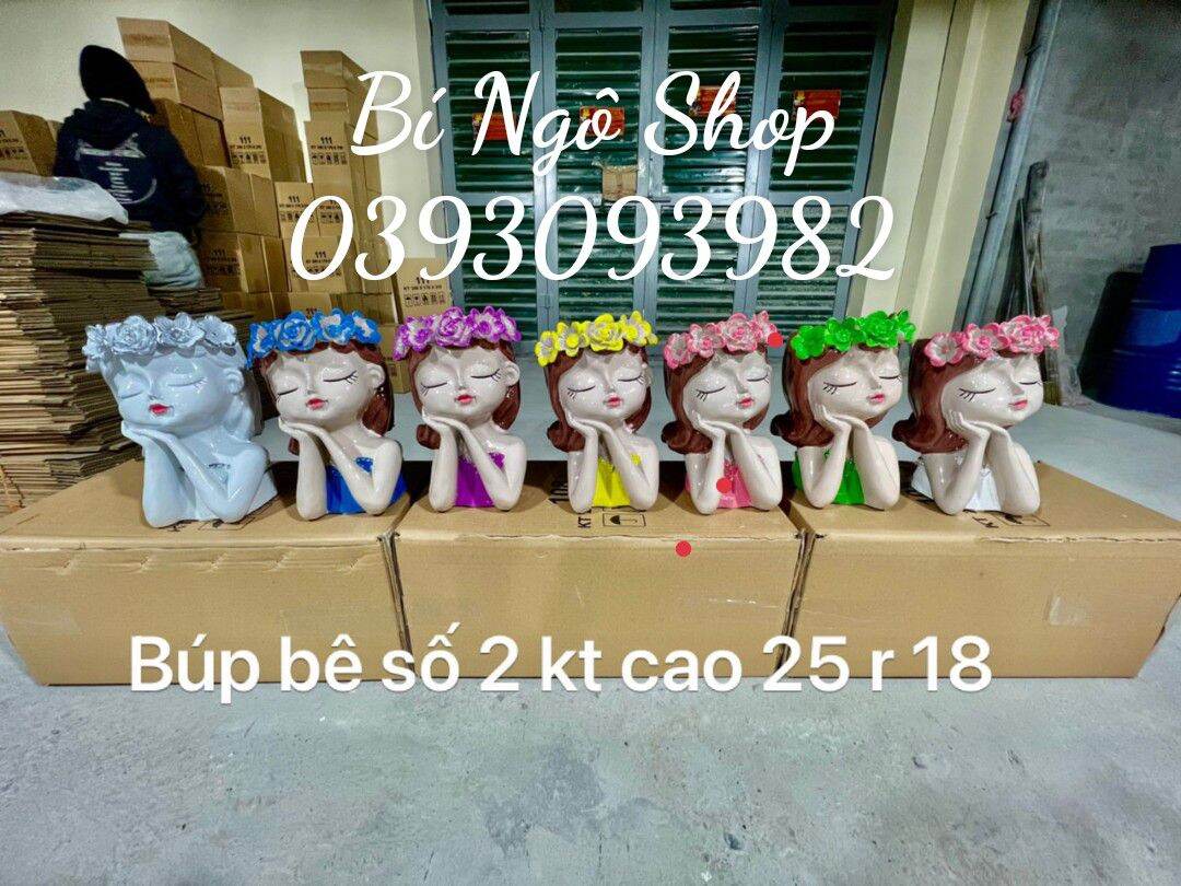 Bình hoa composite cô gái tóc xoã cao 27cm