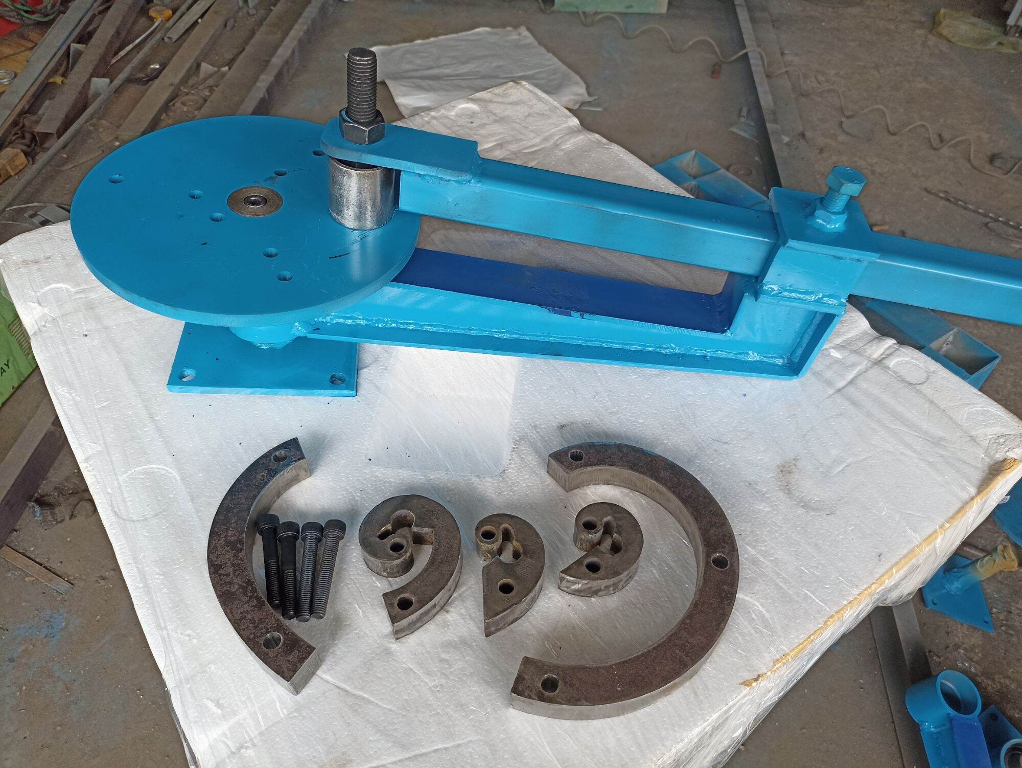 Vam uốn sắt mỹ thuật bẻ tay giá rẻ ( Uốn được sắt đặc, hộp,  sắt la)