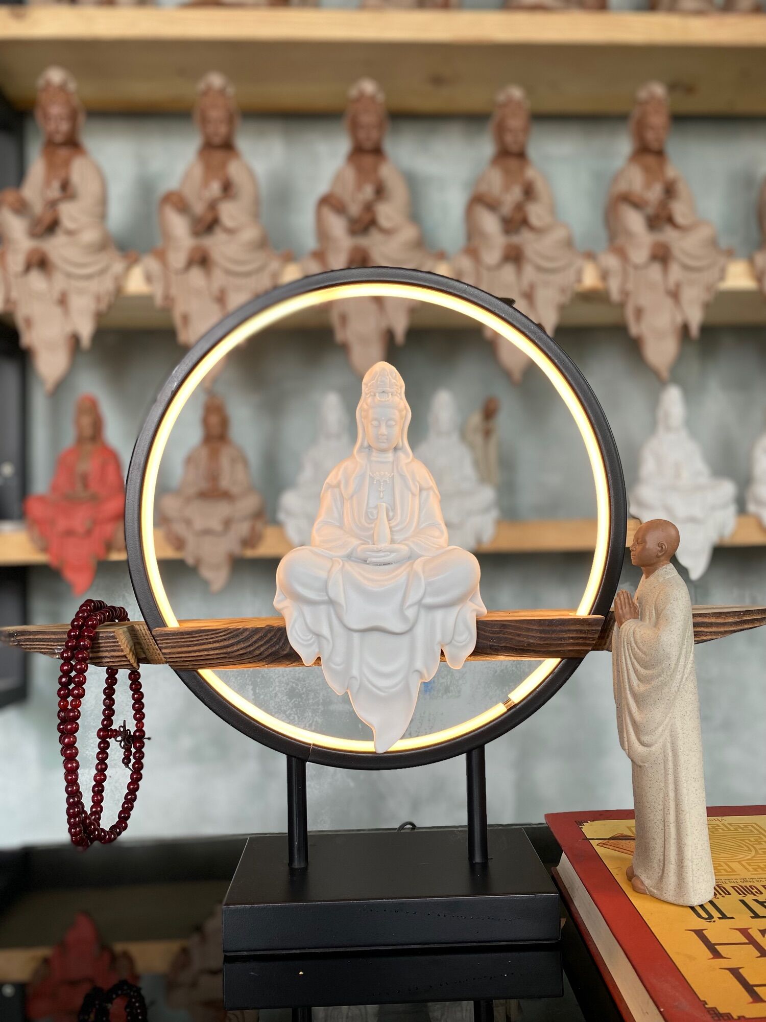 Phật Quan Âm toạ Thiền