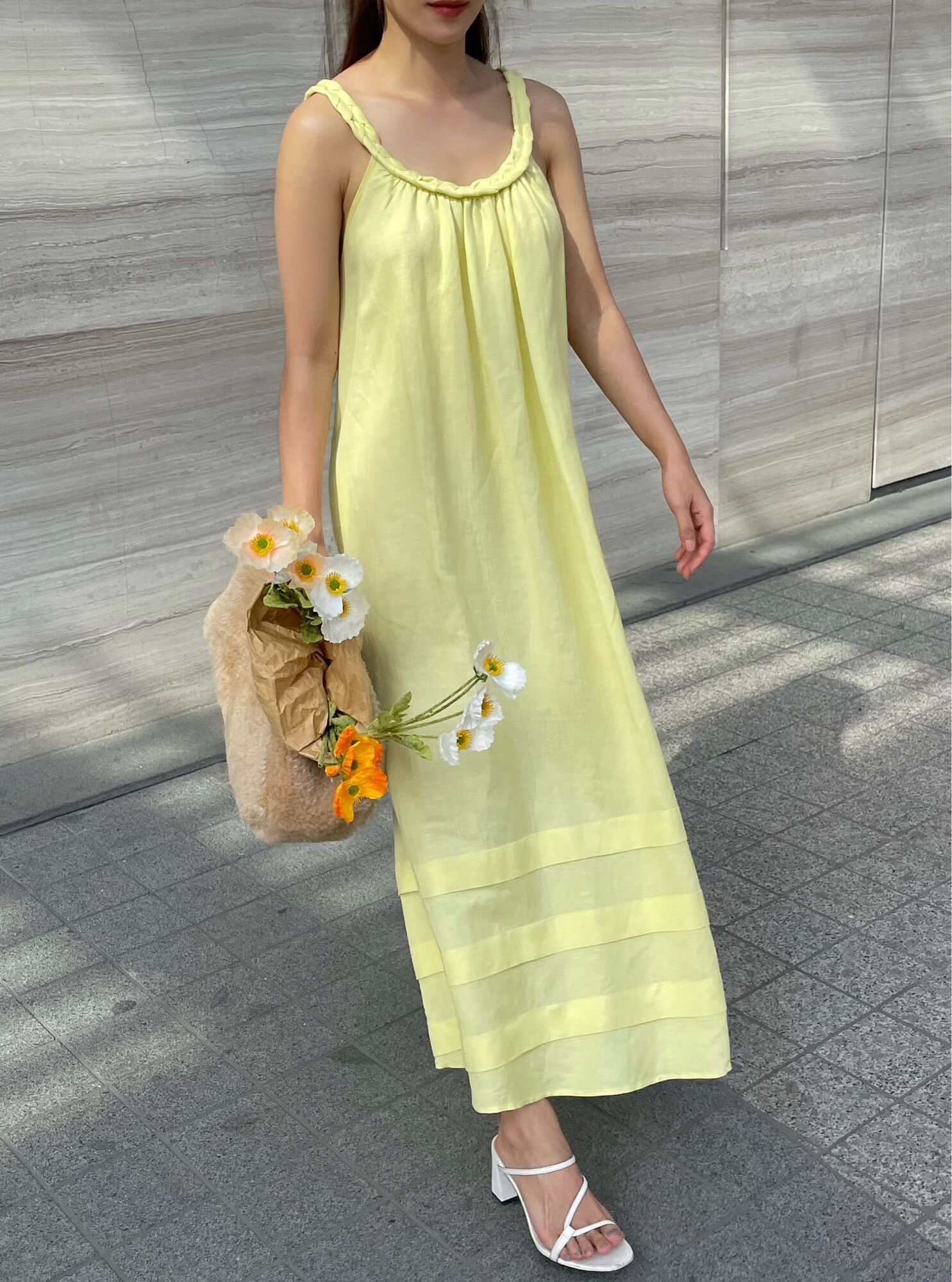 Đầm linen vàng chanh cổ yếm SY STORE