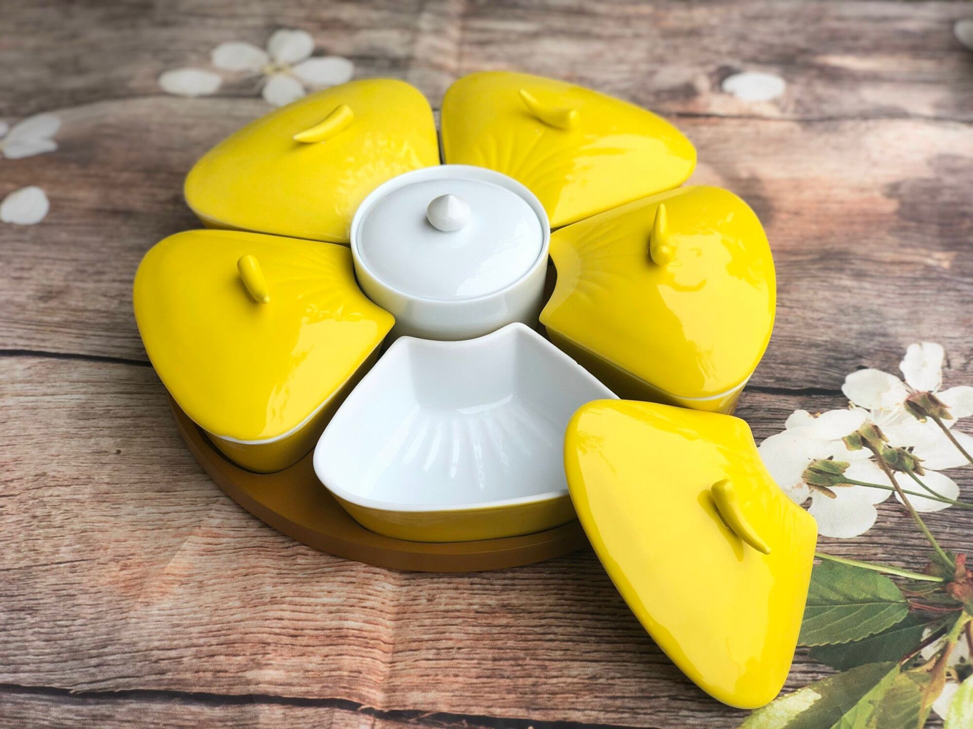 Khay đựng mứt- bánh kẹo . Gốm sứ Bát Tràng