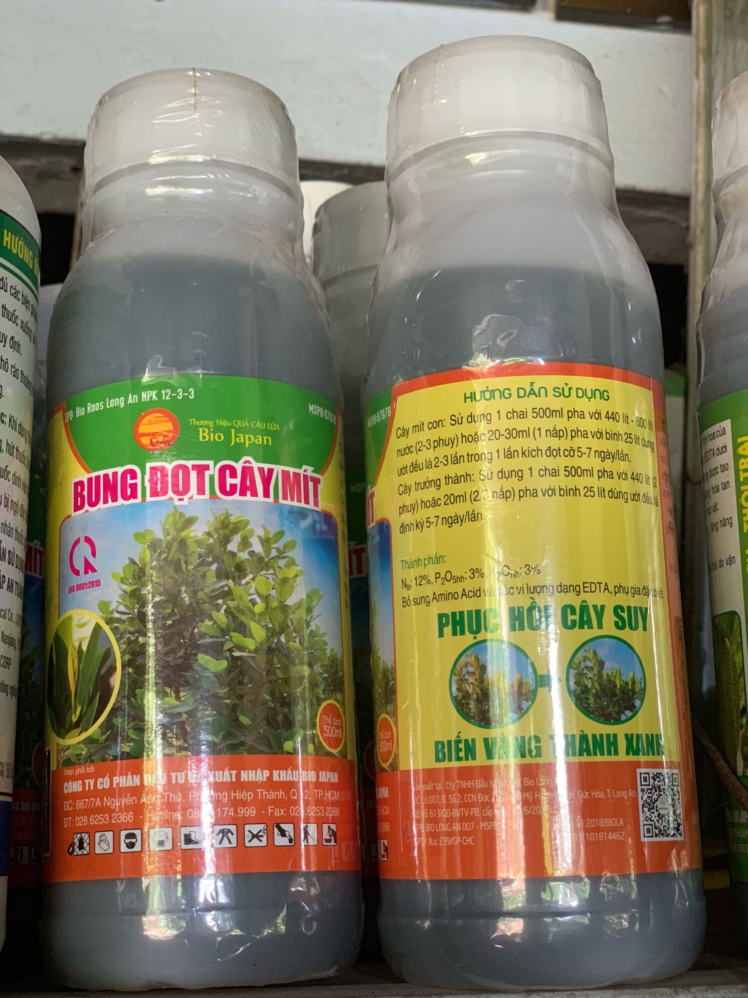 Bung đọt mít của thương hiệu quả cầu lửa, 1 chai 500ml sử dụng cho 1 phuy 440 lít nước, giúp phục hồi cây, biến vàng thành xanh,... HDSD có trong hình