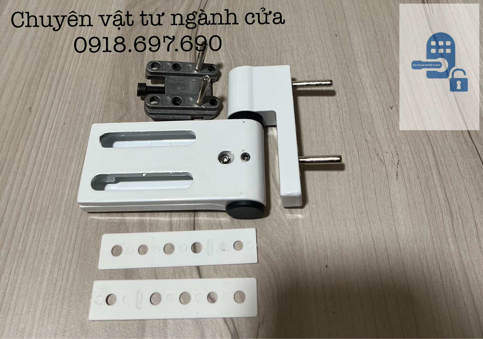 Bản lề 3D cửa nhựa lõi thép