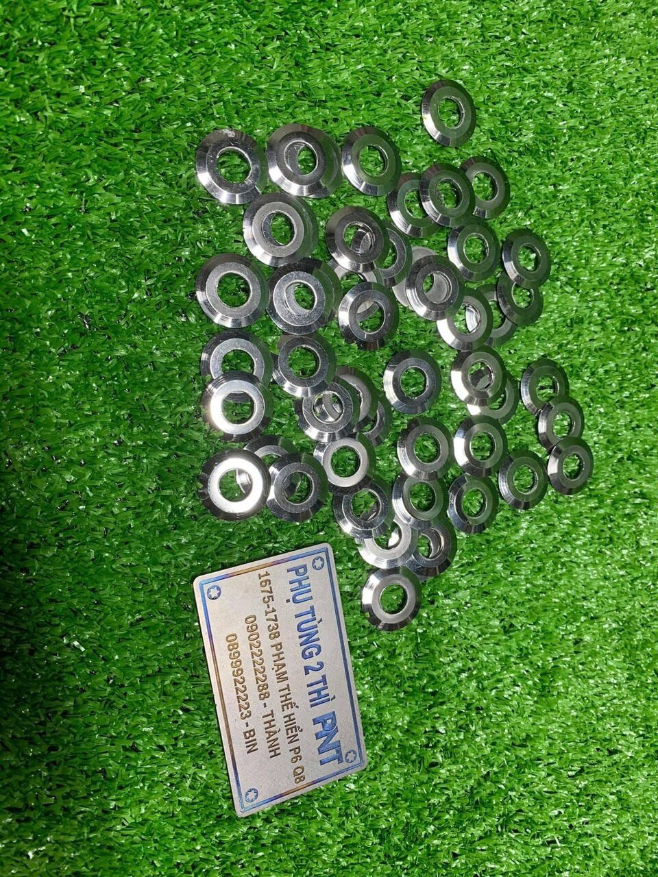 4 cái lông đền treo pô Xipo