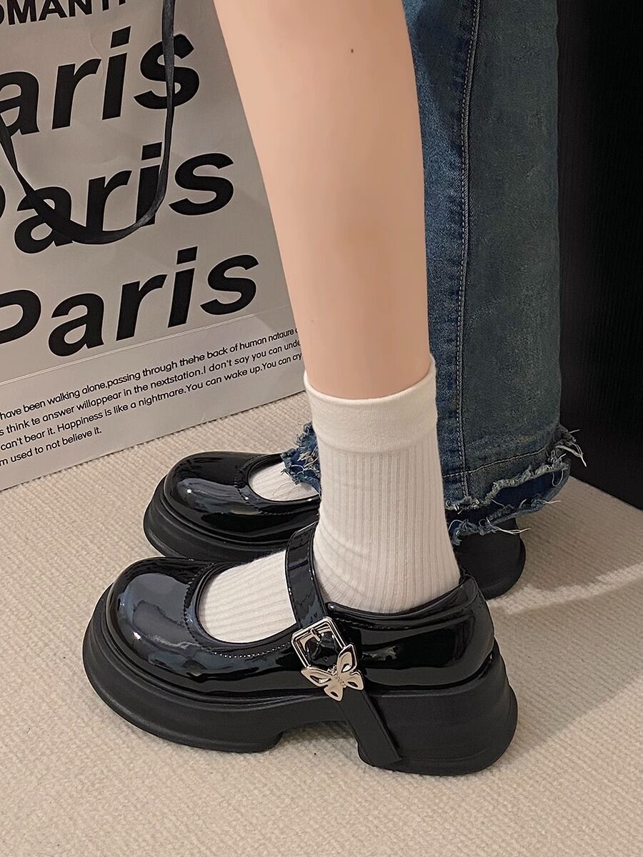 Giày Da Đế Dày Cổ Điển Phong Cách Pháp Dễ Thương Cho Nữ Mùa Xuân 2025 Giày Mary Jane Có Khóa Một Từ Và Gấu Bướm