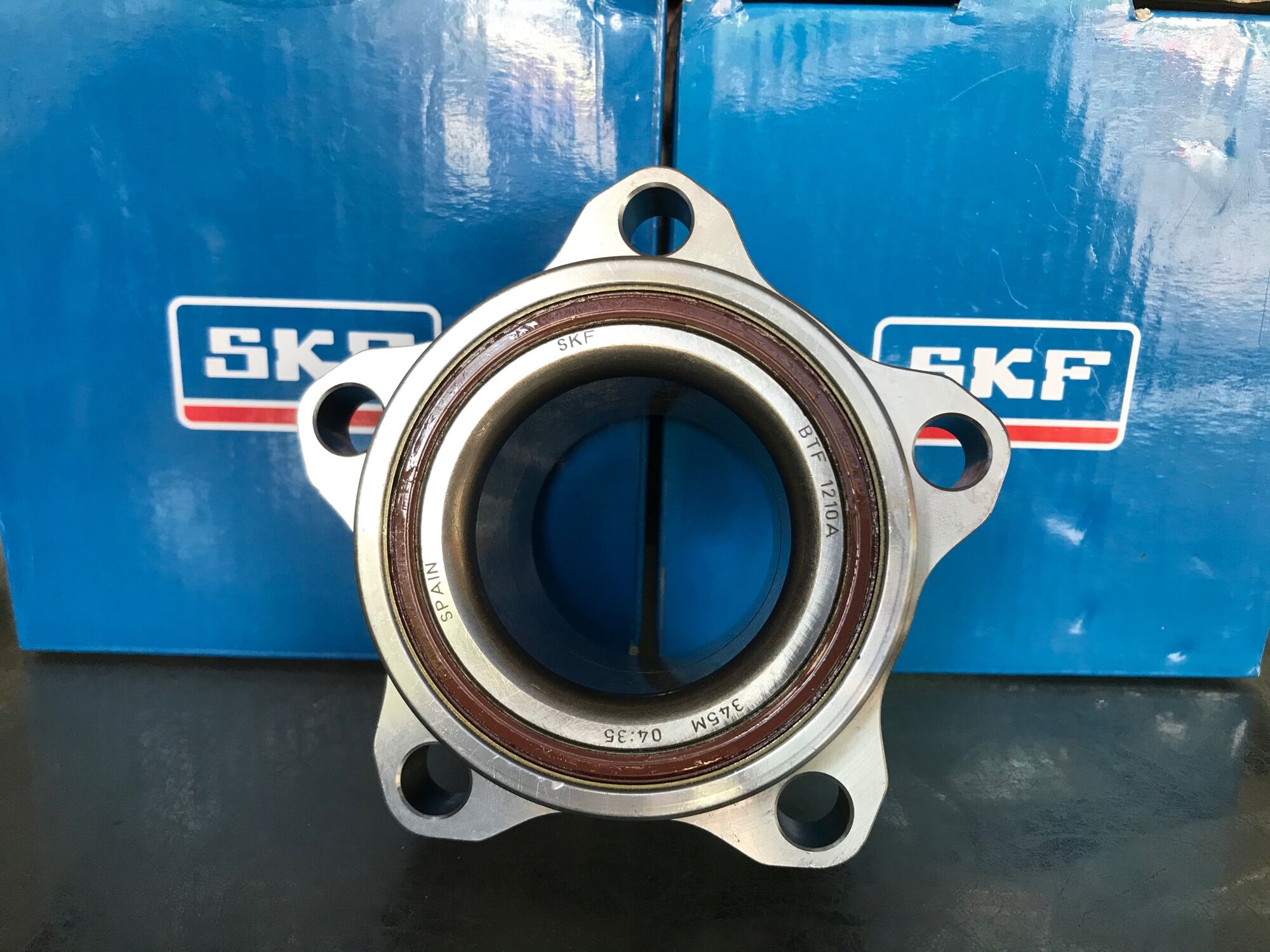 Bạc Đạn Bánh Trước Ford Transit 2014-2020 SKF