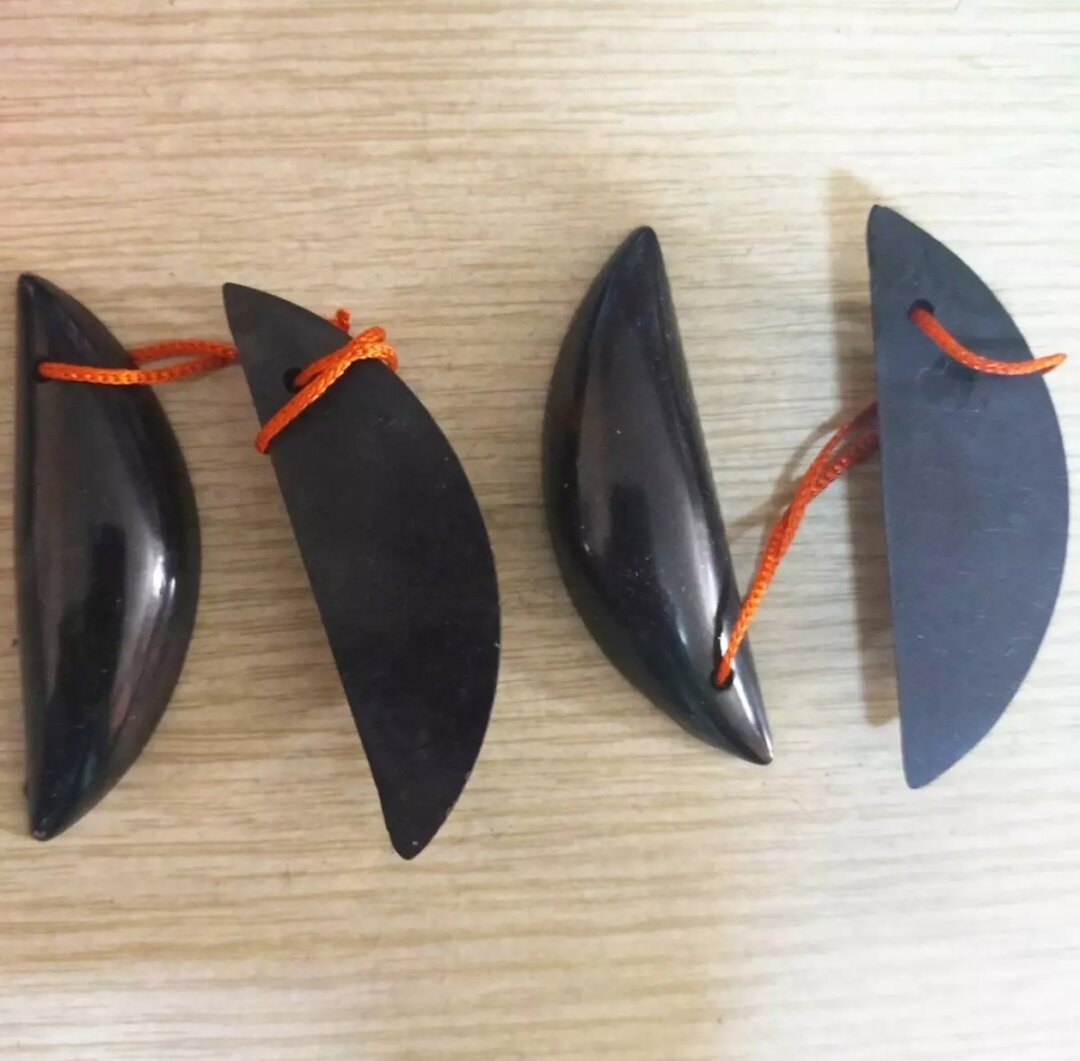 Cặp Đồng Keo xin quẻ âm dương
