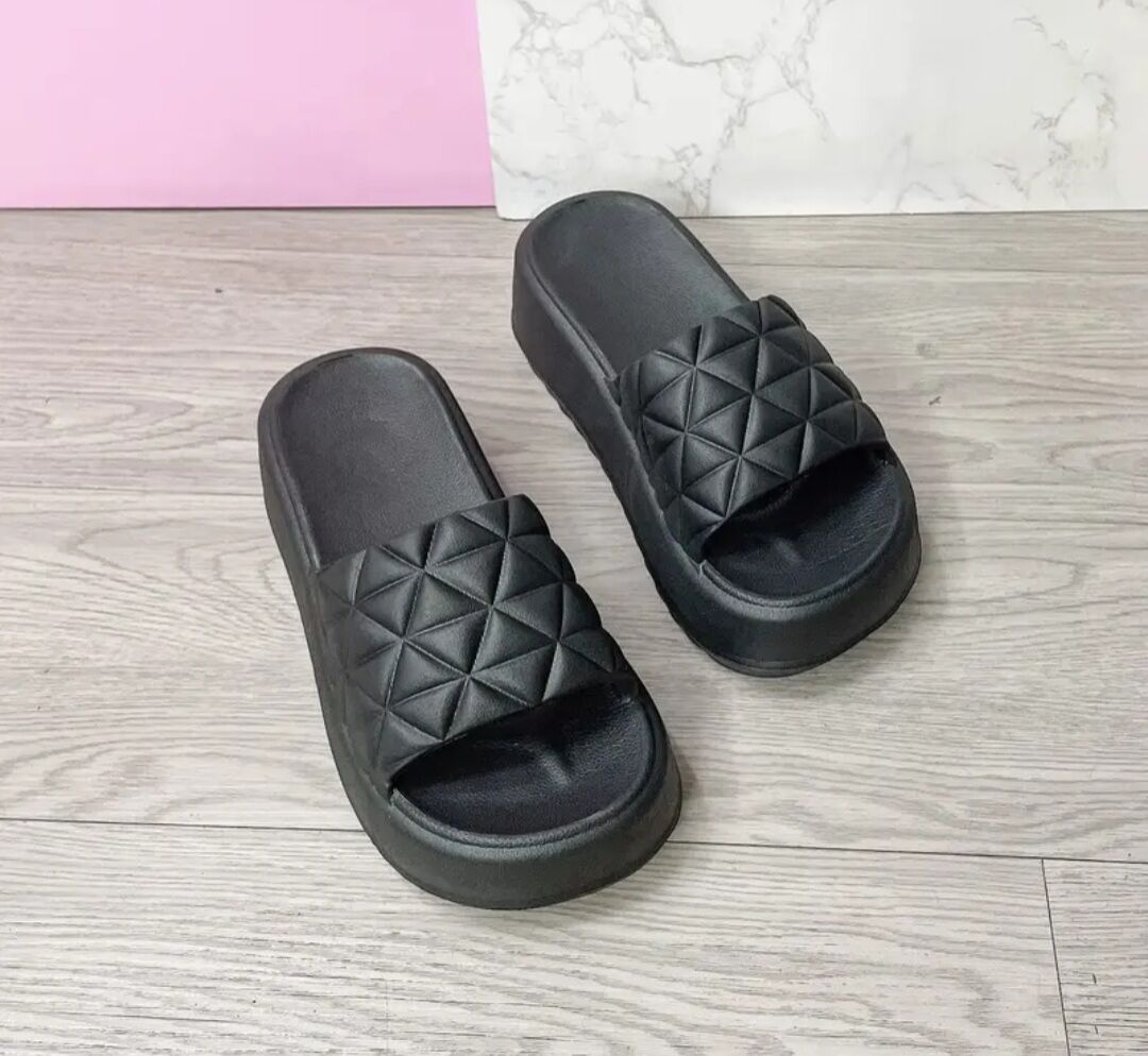 Dép bánh mì đế độn quai bản xếp ô