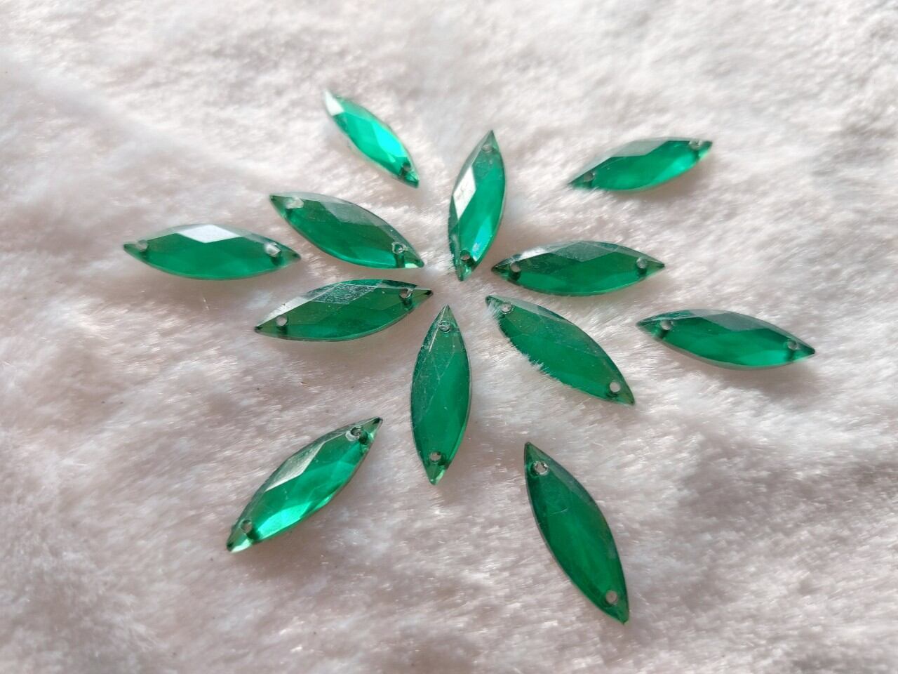 30 hạt đá nhựa hình lá size 20mm