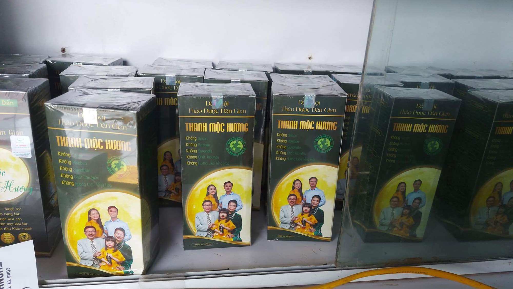 Dầu Gội thanh mộc hương.