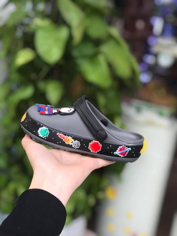 SỤC CROCS TRẺ EM- IN HÌNH TÊN LỬA 3D