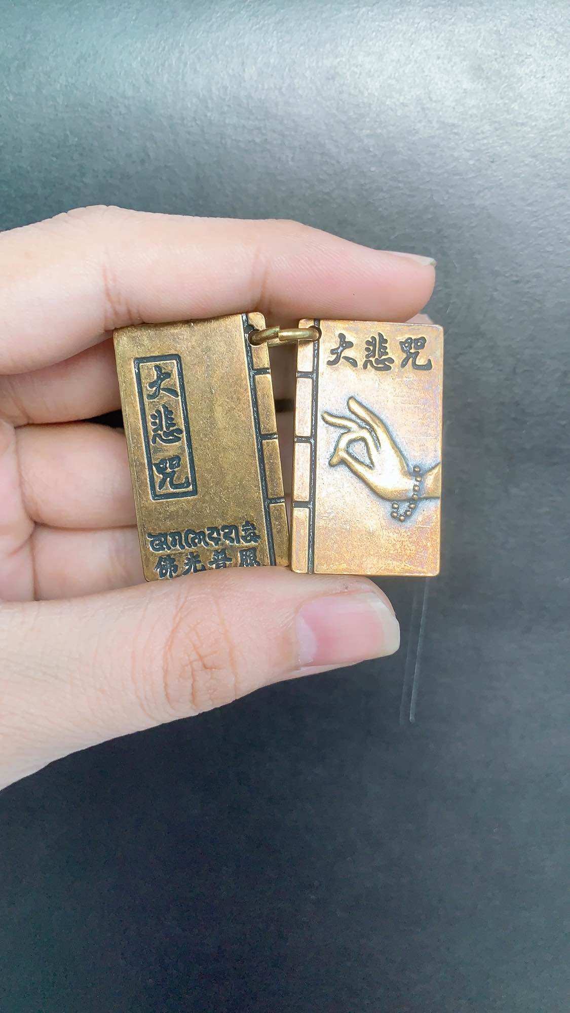 Móc khoá sách đồng chú đại bi