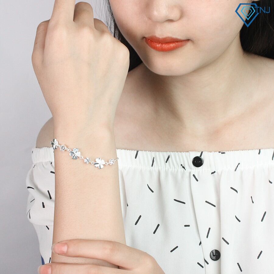 Lắc bạc nữ cỏ may mắn