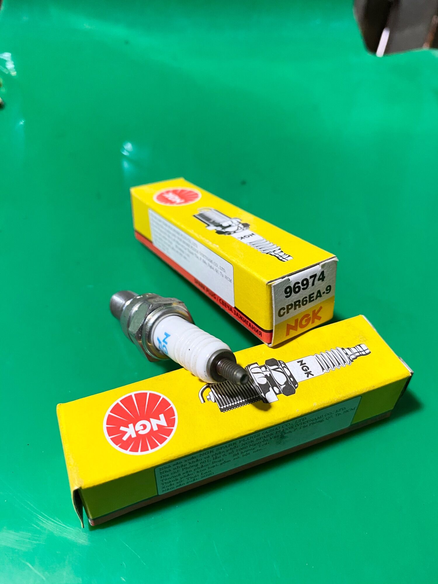Bugi chân dài NGK Cpr6, Cpr7