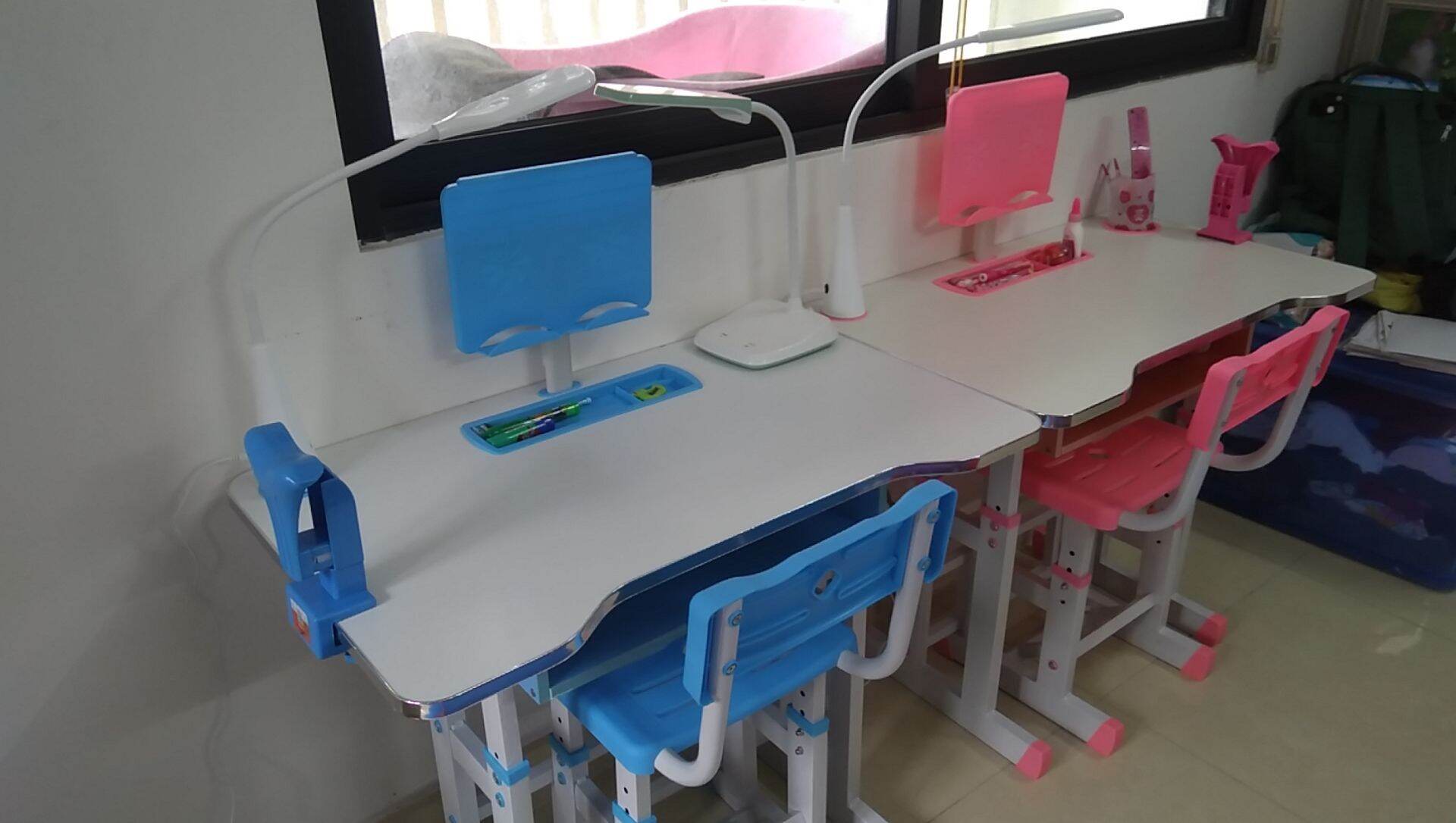 BÀN HỌC SINH CHỐNG CẬN CHỐNG GÙ