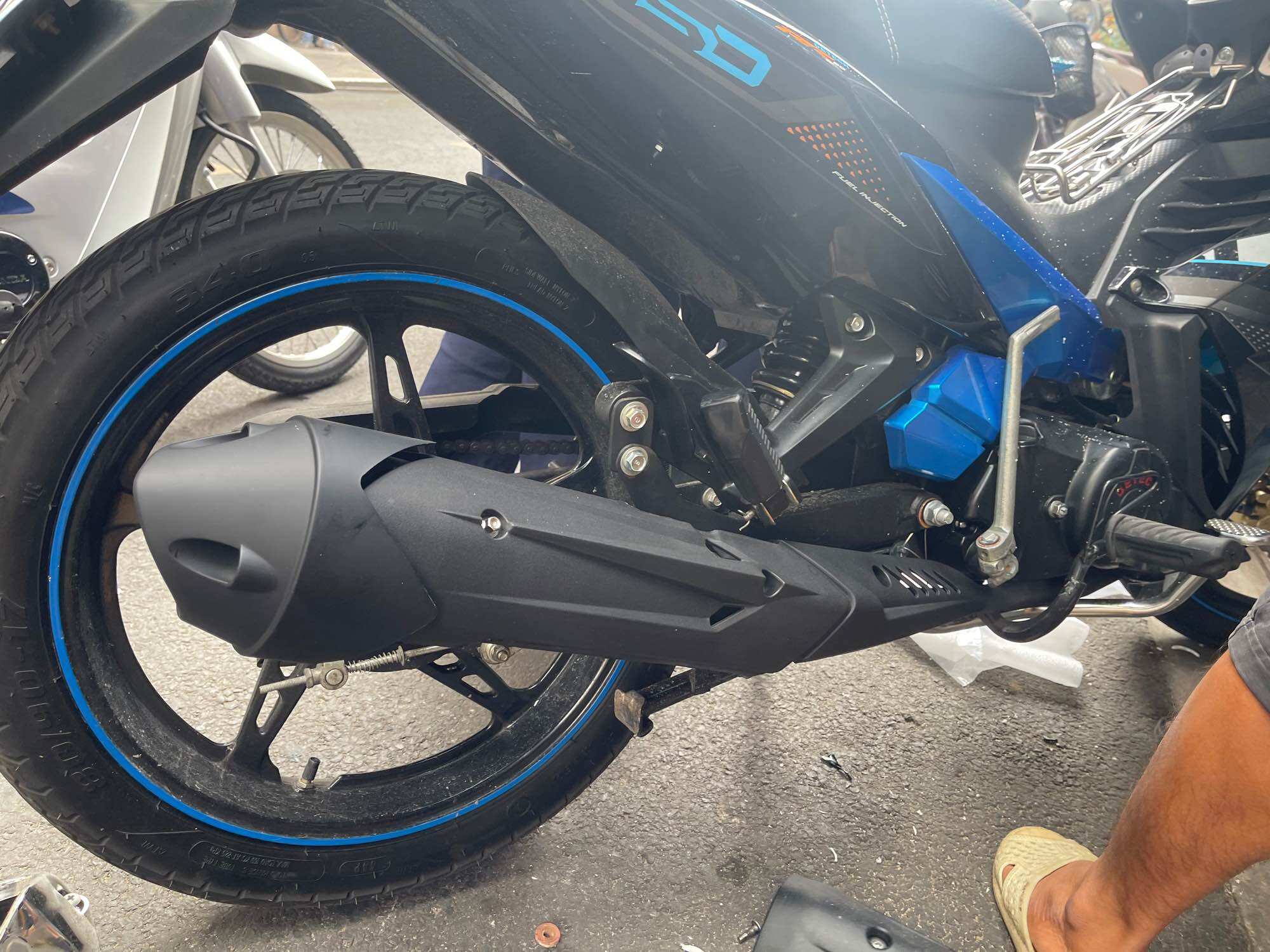 Ốp bô chụp đích bô exciter135 mẫu thái( gắn zin )