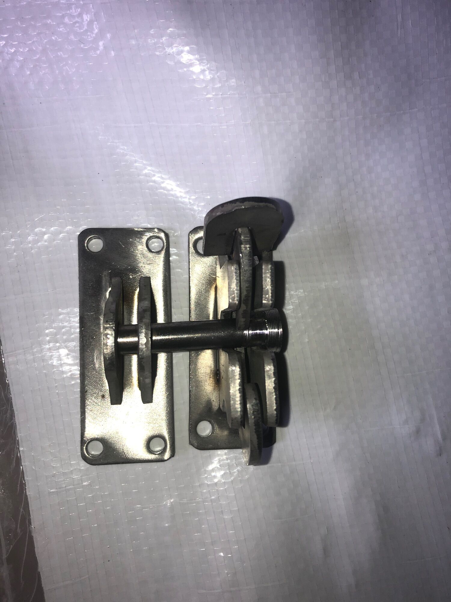Chốt cửa tự đóng( chốt cửa thông minh) inox 304 chuẩn