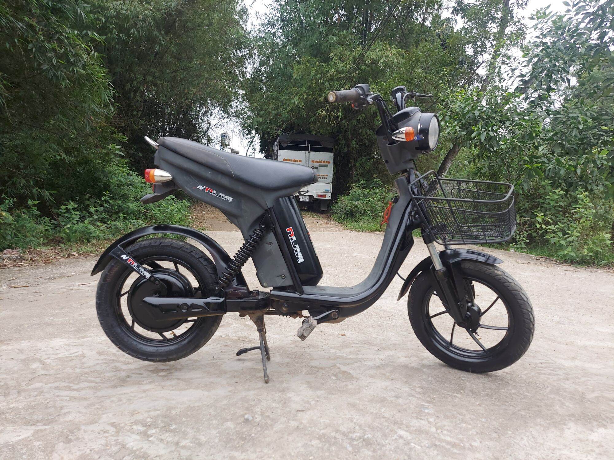 xe đạp điện cũ Ninja còn dùng tốt bình ắc quy còn dùng được ship hàng toàn