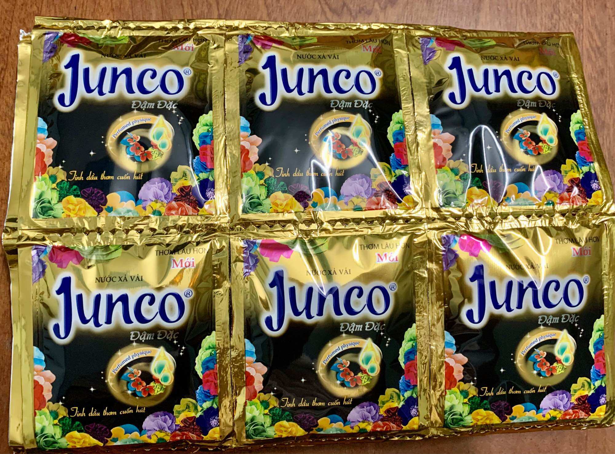 Nước xả vải Junco đậm đặc màu đen 30dây(300 gói)