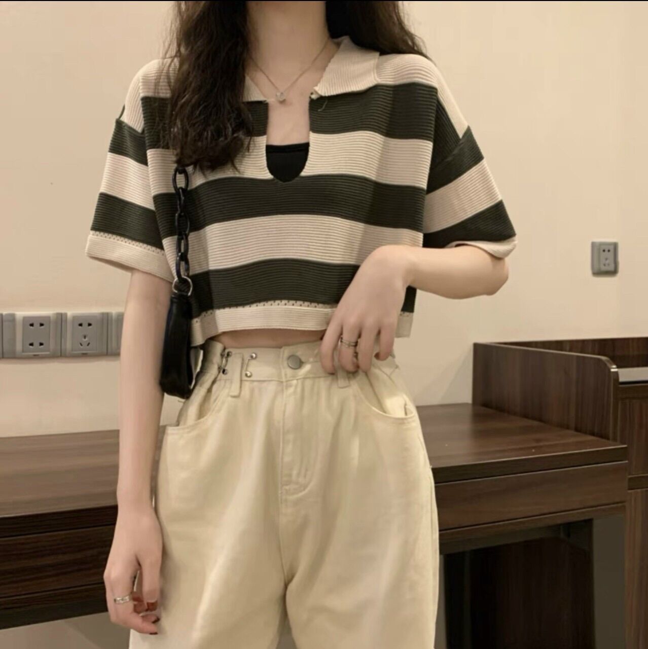 💥Áo len mongtoghi croptop kẻ ngang cổ đức xẻ V