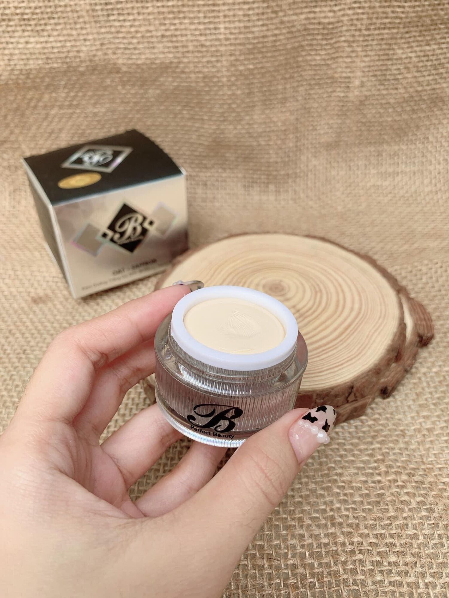 Kem face yến mạch nghệ tây