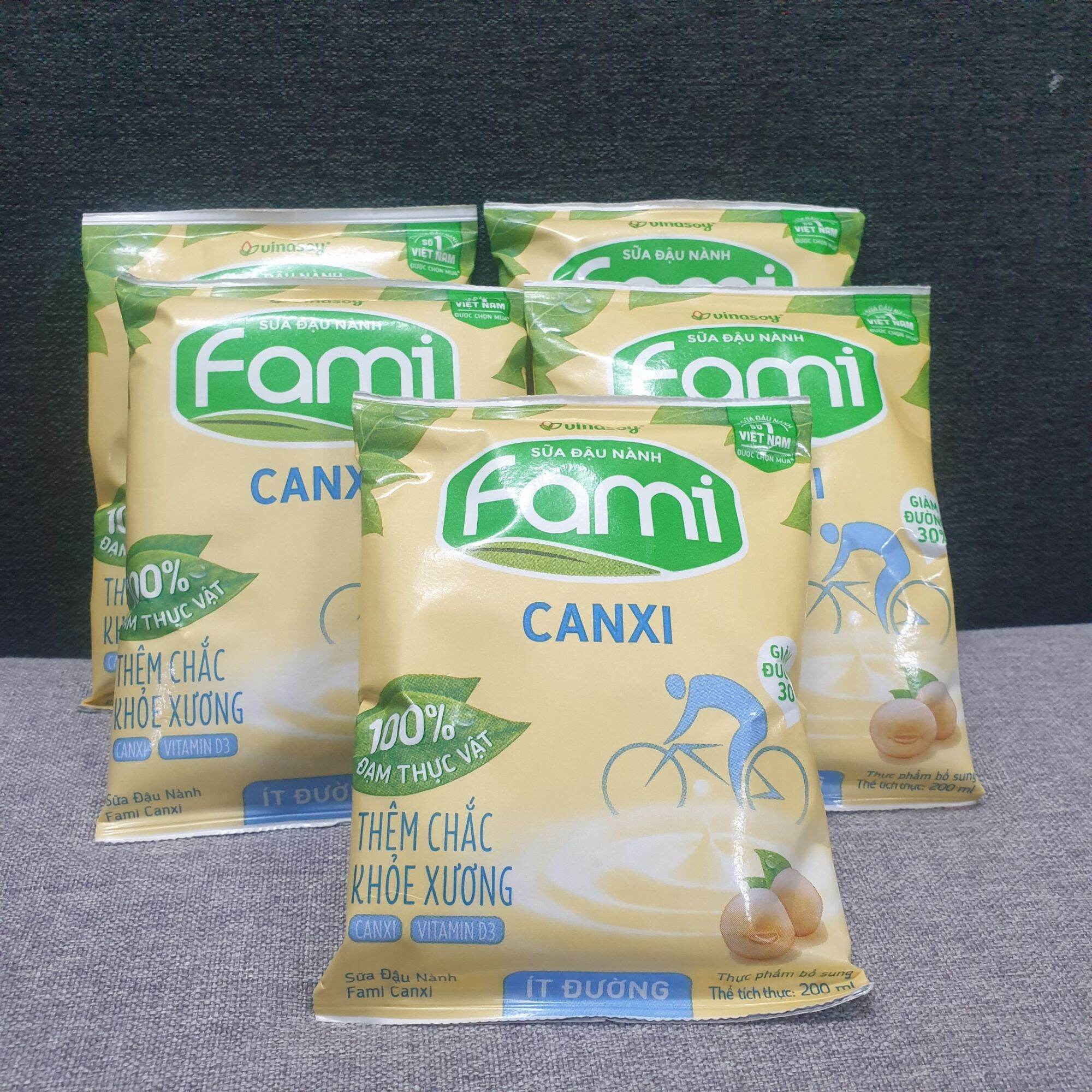 Sữa đậu nành Fami Canxi bịch 200ml (Combo 5 bịch) siêu rẻ