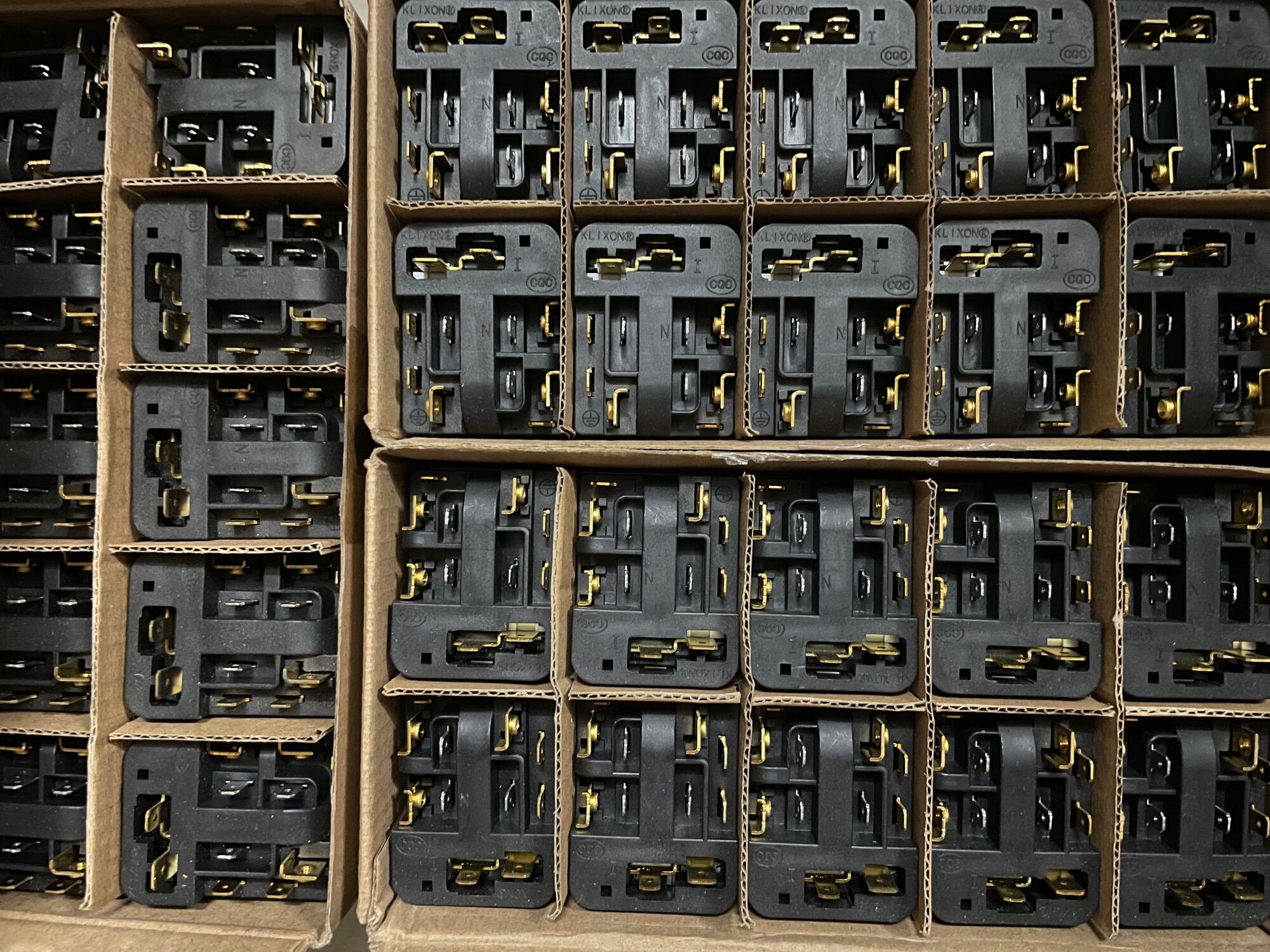 Relay/ Rờ le tủ lạnh Electrolux