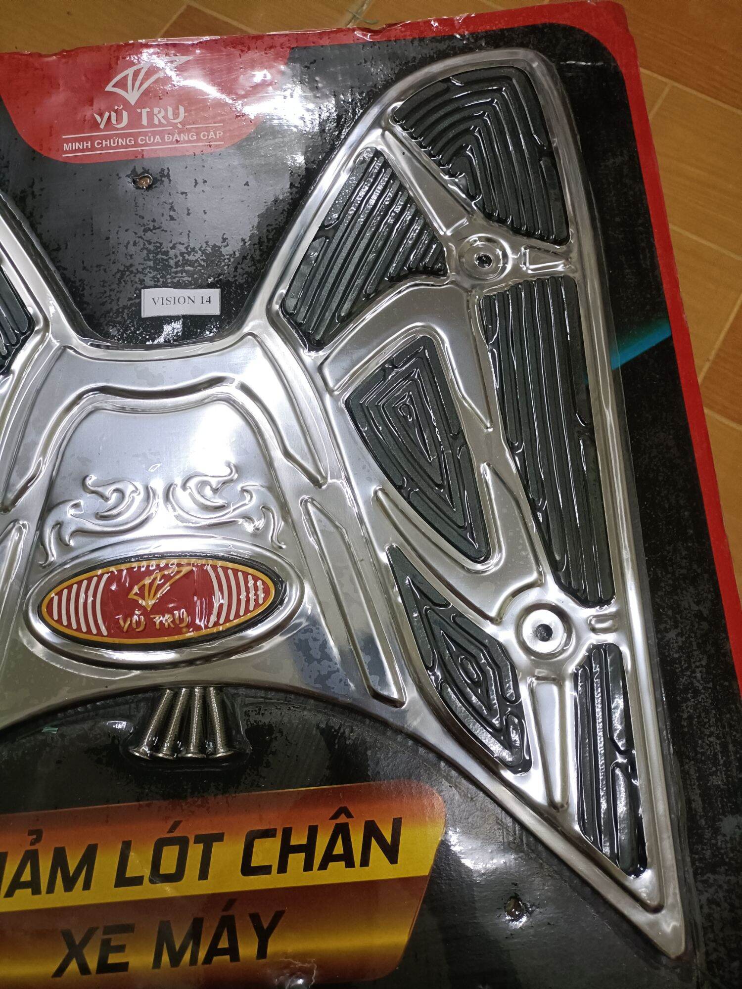 Thảm lót chân xe Vision 2014-19 inox cao cấp